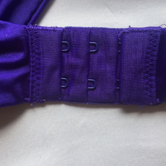 Victoria’s Secret Lightly Lined Plunge Bra - Picture 4 of 5